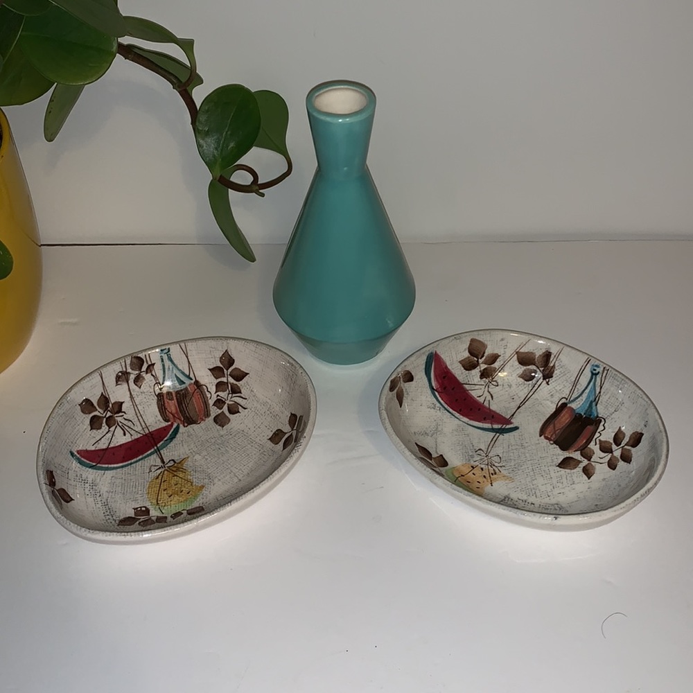MCM Atomic watermelon, wine and cheese TRINKET dishes w/ teal aqua ceramic vase